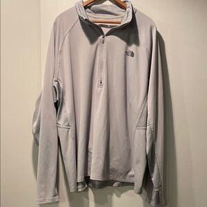 The North Face Men's Light Gray 1/4 Zip Pullover